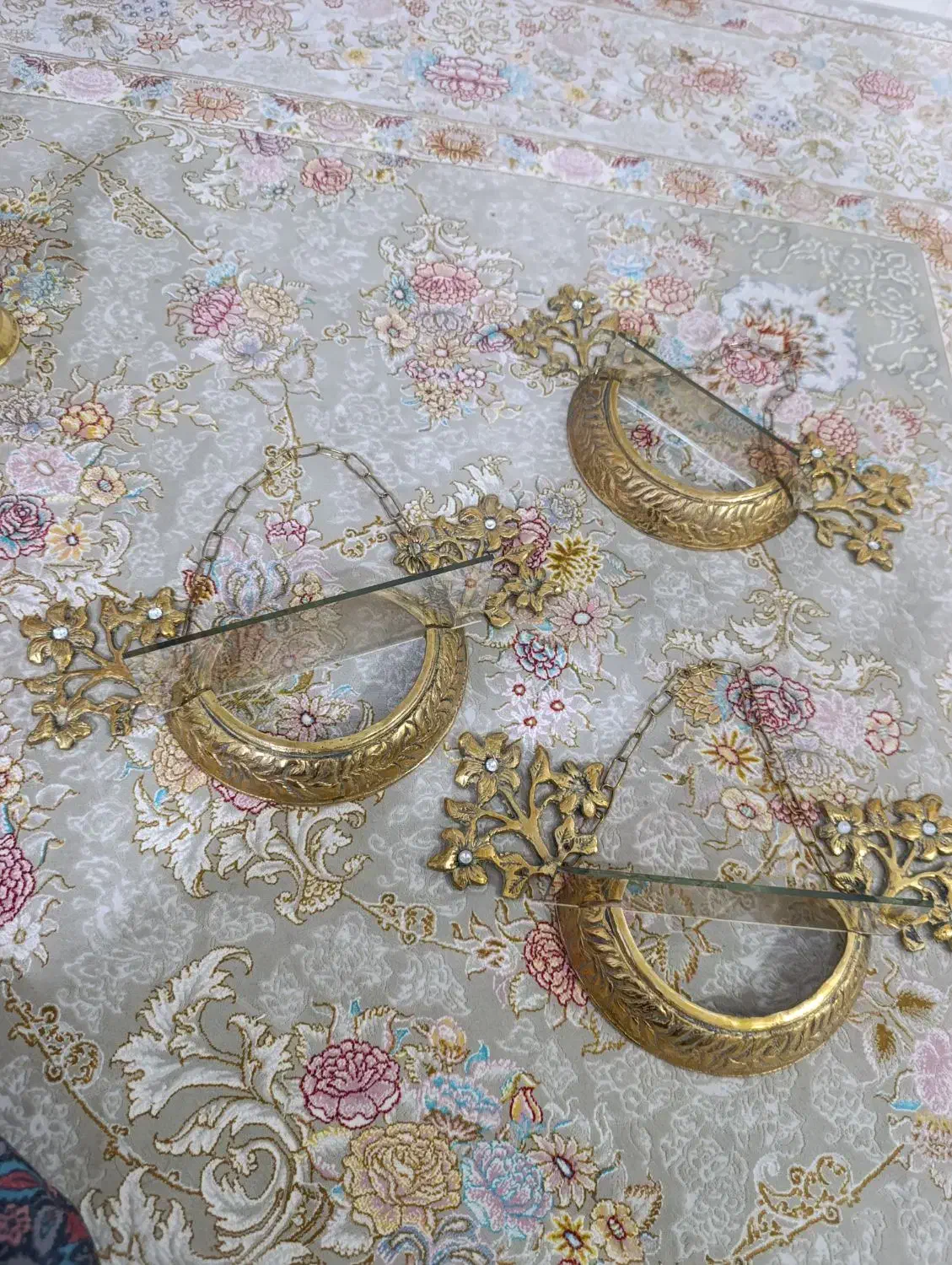 وسایل برنزی|کلکسیون اشیاء عتیقه|شیراز, کرونی(خاتونک)|دیوار