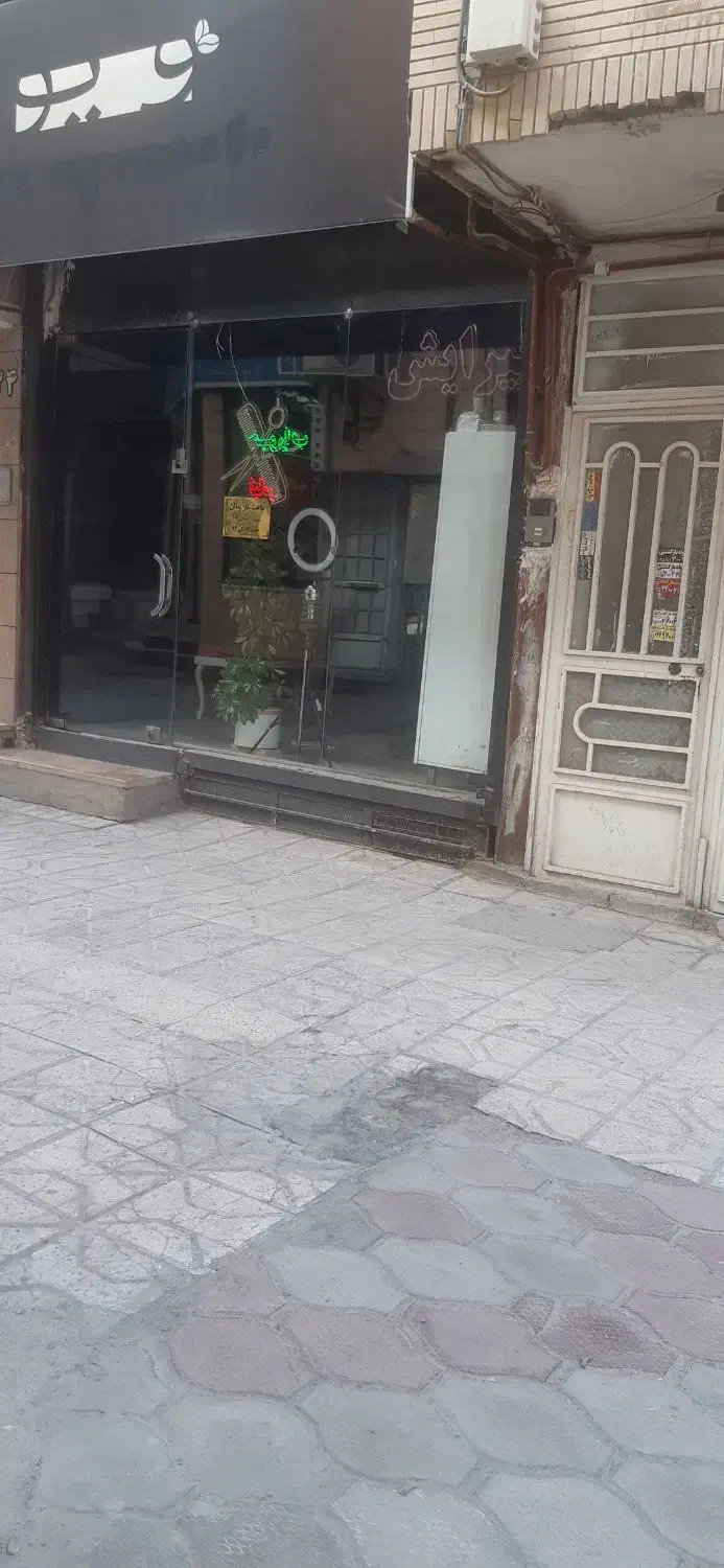 مغازه ۴۰ متری قاسم آباد چهارراه مخابرات شریعتی ۲۸|اجارهٔ مغازه و غرفه|مشهد, ولیعصر (شهرک غرب)|دیوار