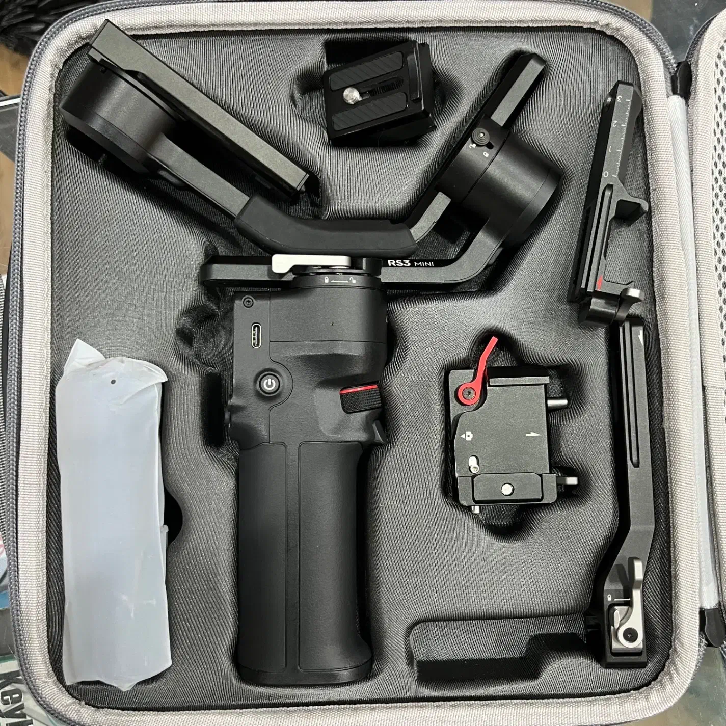 ronin RS3mini|دوربین عکاسی و فیلم‌برداری|شیراز, زرگری|دیوار