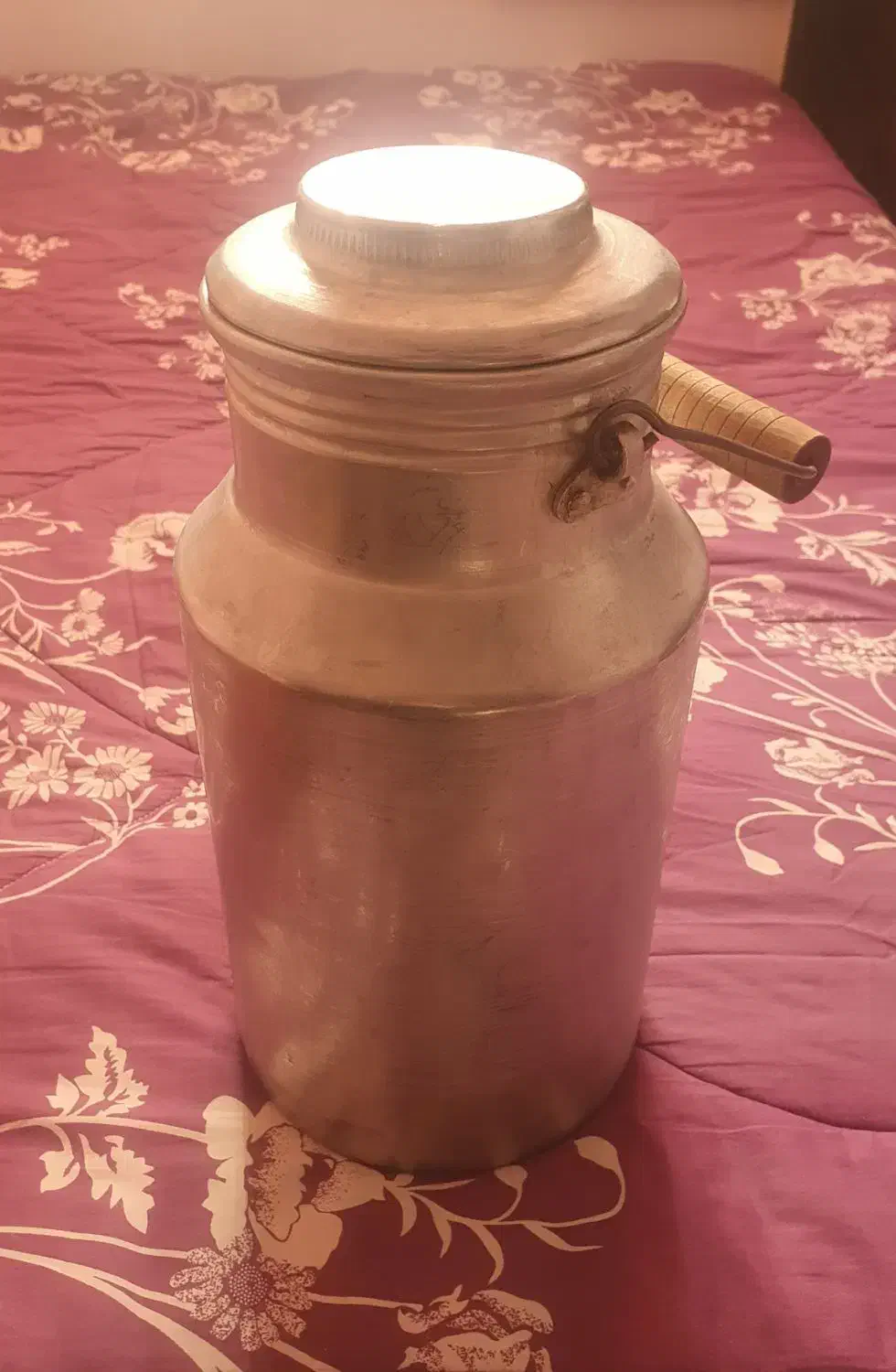 بطری آب و دبه روغنی تمییز و سالم|ظروف نگهدارنده، پلاستیکی، یک‌بارمصرف|کازرون, |دیوار