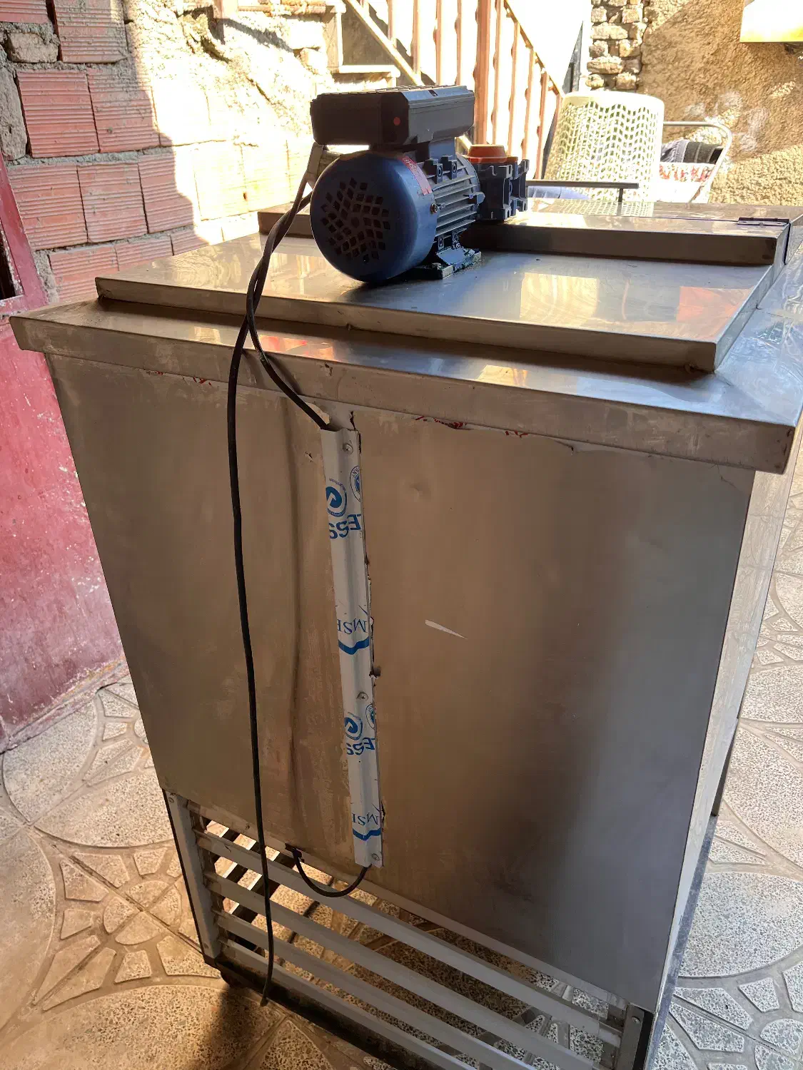 شیر سرد کن ۳۰۰ لیتری و یک عدد شیر دوش|ماشین‌آلات صنعتی|گرگان, |دیوار