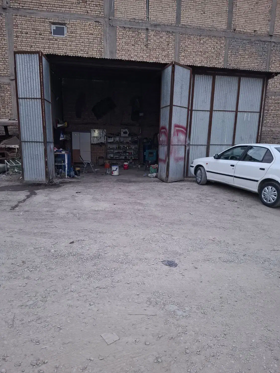 اجازه یک دهنه تجاری واقع در گاراژ|اجارهٔ مغازه و غرفه|مرودشت, شهرک مهدیه|دیوار