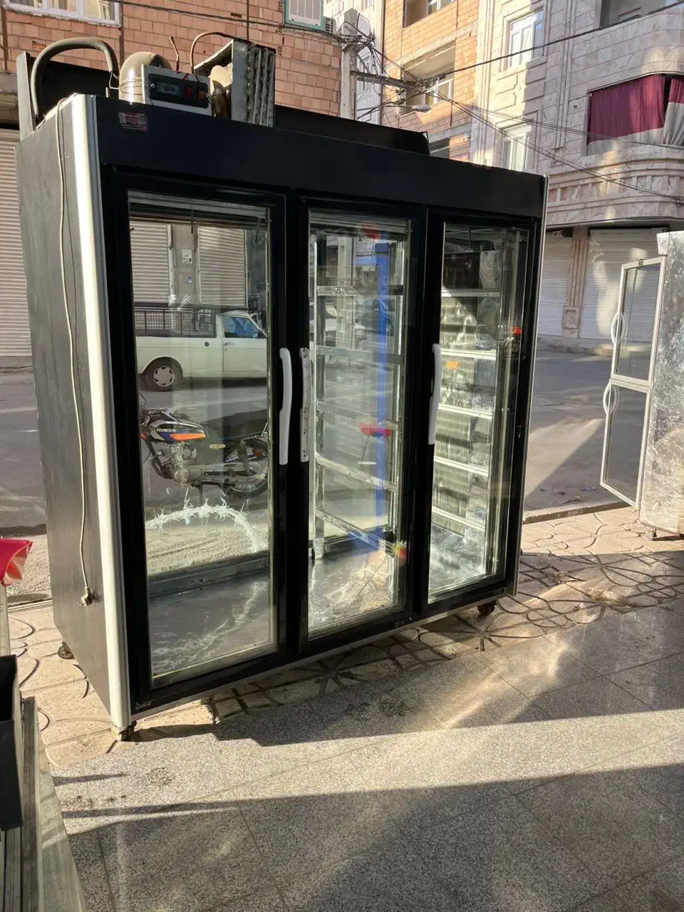 یخچال لاشه خور قصابی درحد نو نو|فروشگاه و مغازه|تهران, فلسطین (میدان انقلاب)|دیوار