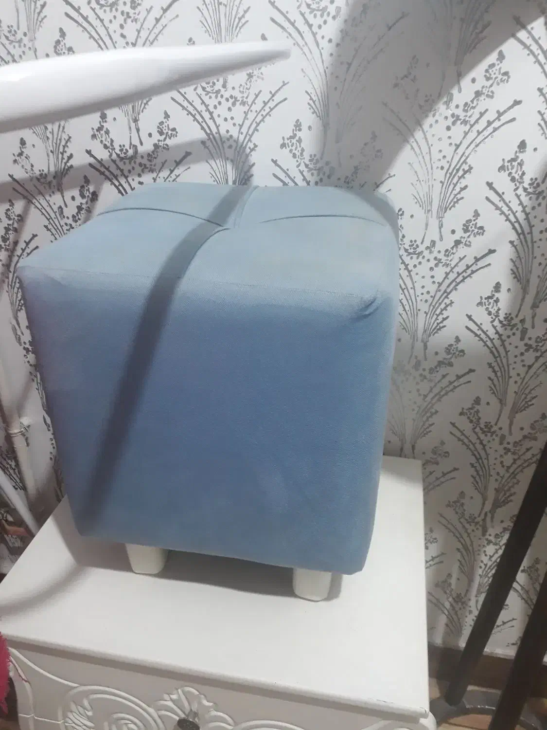 میزارایش پاتختی واباژور|تخت و سرویس خواب|رشت, پیرکلاچای|دیوار