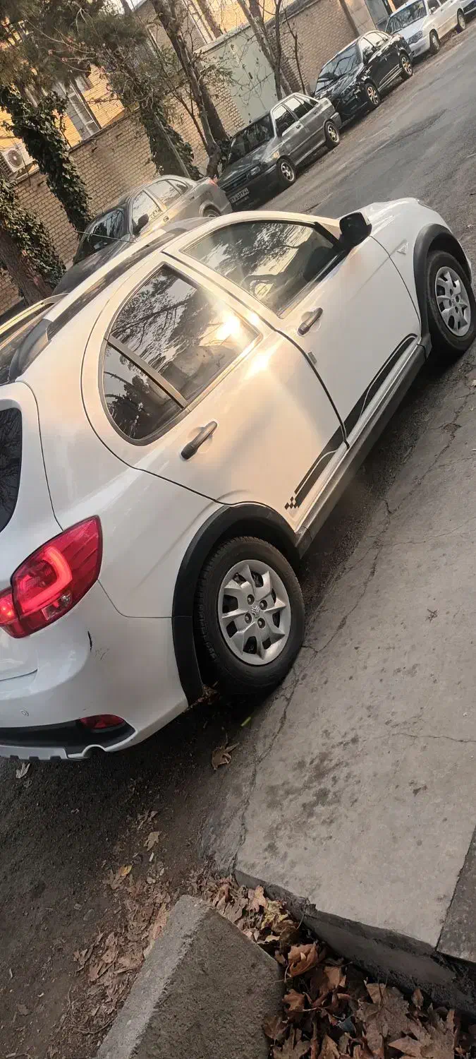 کوییک ار سفید مشکی ۴۰۲بی رنگ|خودرو سواری و وانت|محمدشهر, همایون ویلا|دیوار