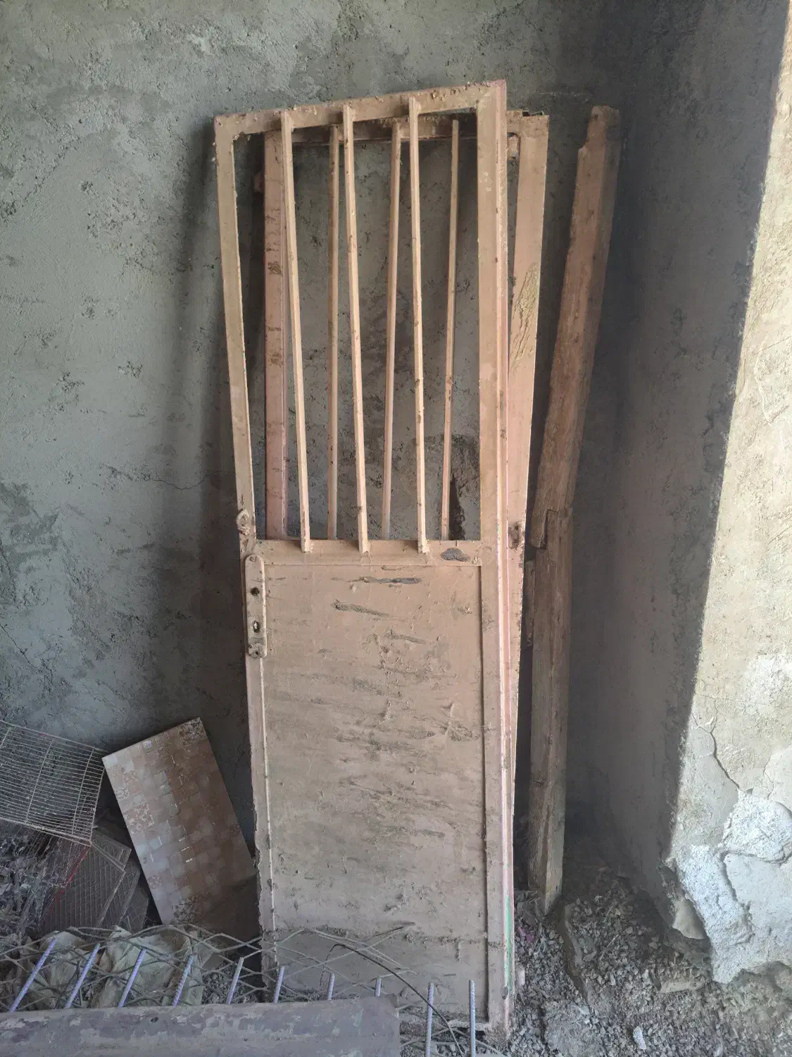 در فلزی|مصالح و تجهیزات ساختمان|مسجد سلیمان, |دیوار