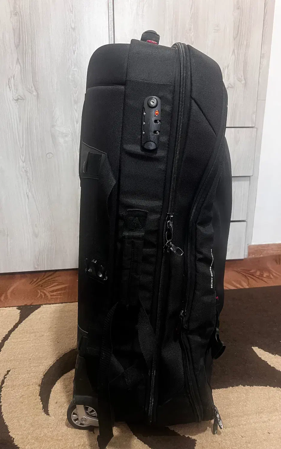 چمدان مسافرتی بزرگ|کیف، کفش، کمربند|کلاچای, |دیوار