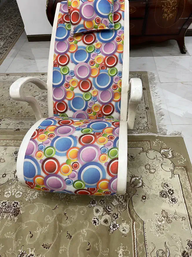 صندلی ریرکسی|صندلی و نیمکت|هشتگرد, هشتگرد قدیم|دیوار