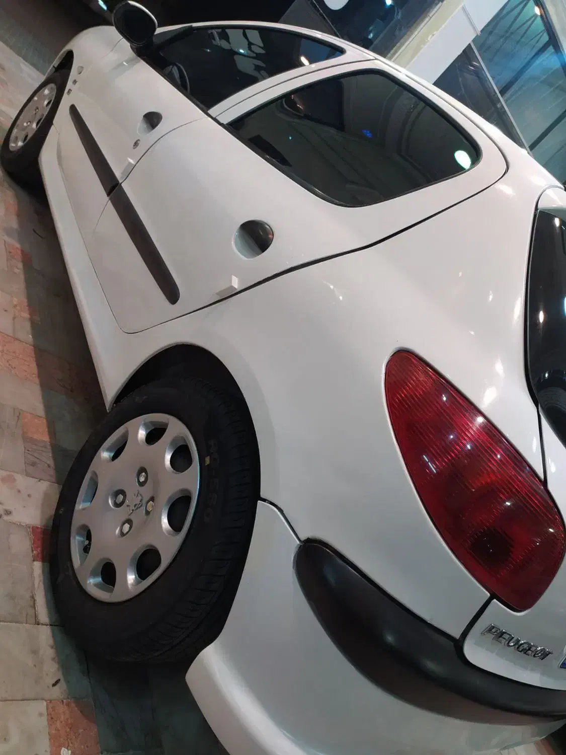 206 تیپ 5 سفید مدل 1393 نقدی و اقساطی|خودرو سواری و وانت|خمینیشهر, |دیوار