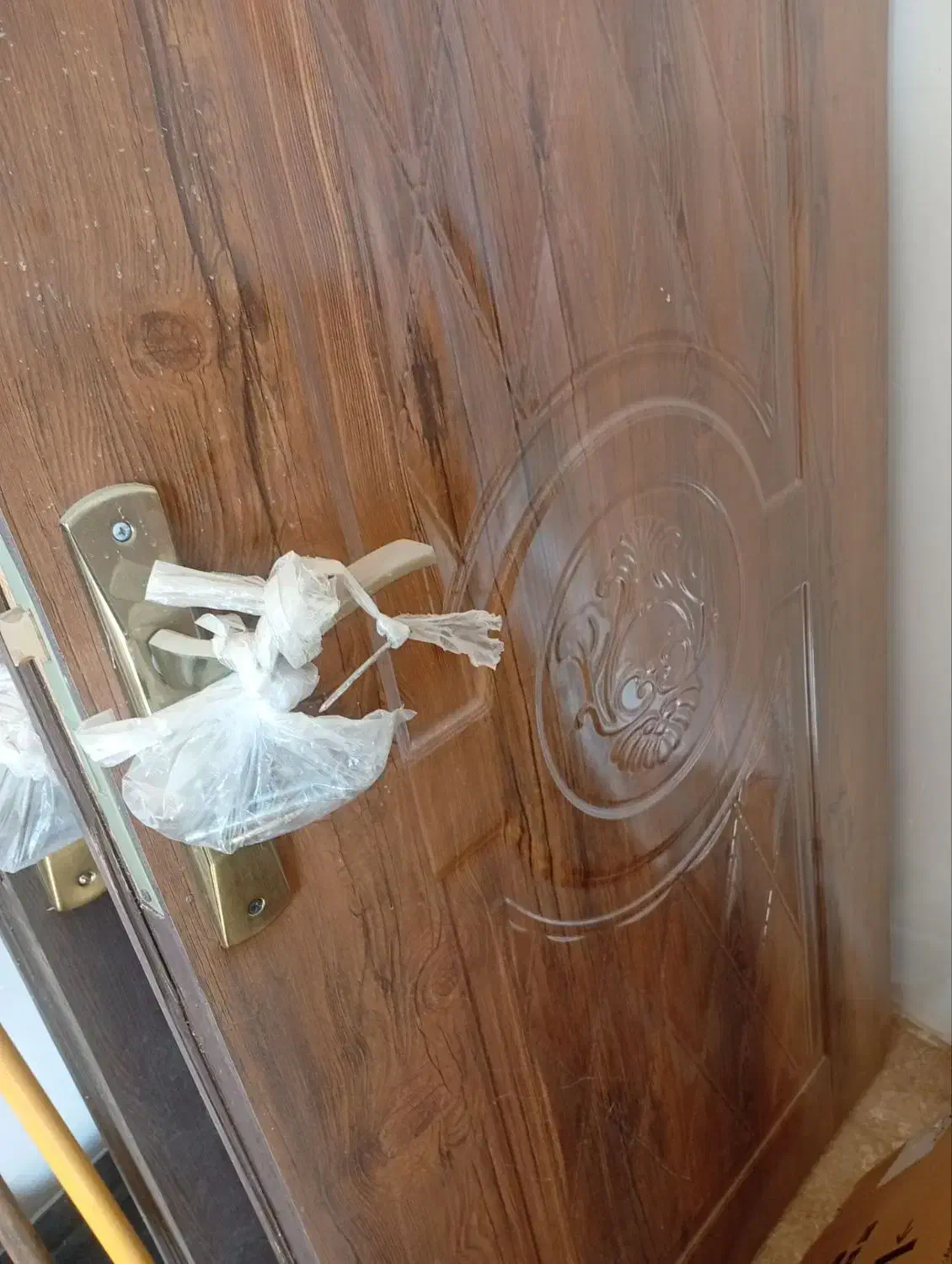 در اتاق چوبی با کلاف و ۱۳عدد جعبه|مصالح و تجهیزات ساختمان|چهاردولی, |دیوار