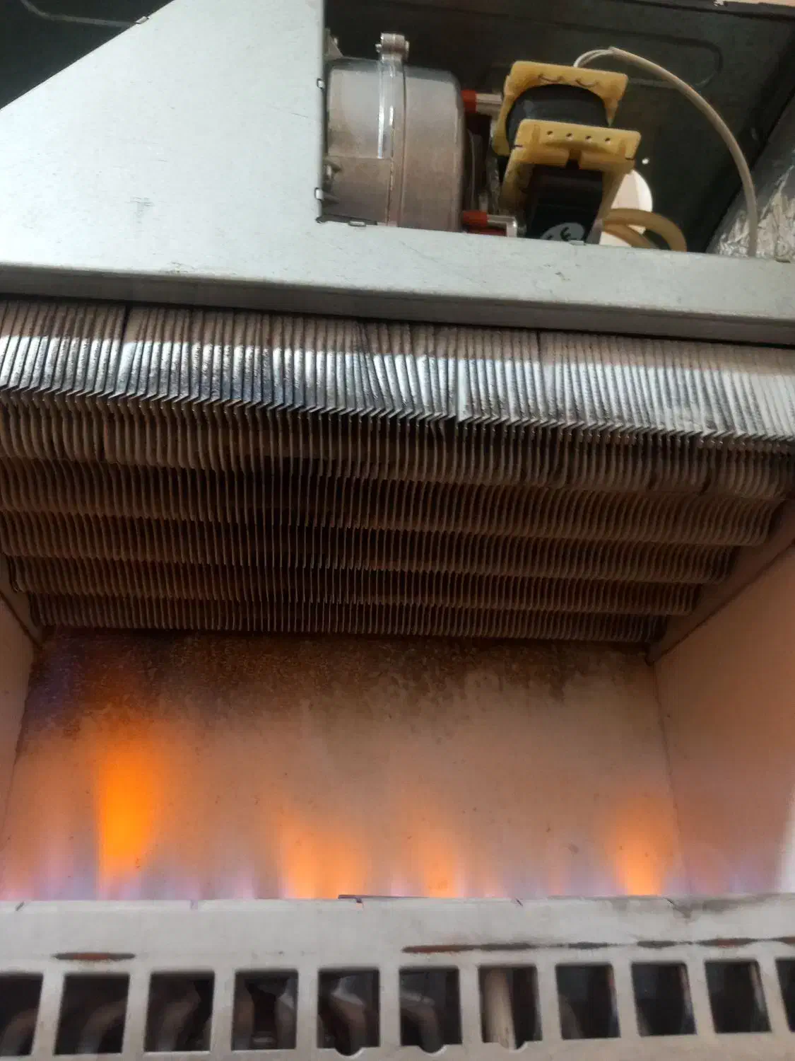 پکیج ۲۸هزار ایران رادیاتور در حد نو es28|آبگرمکن، پکیج، شوفاژ|رودهن, |دیوار