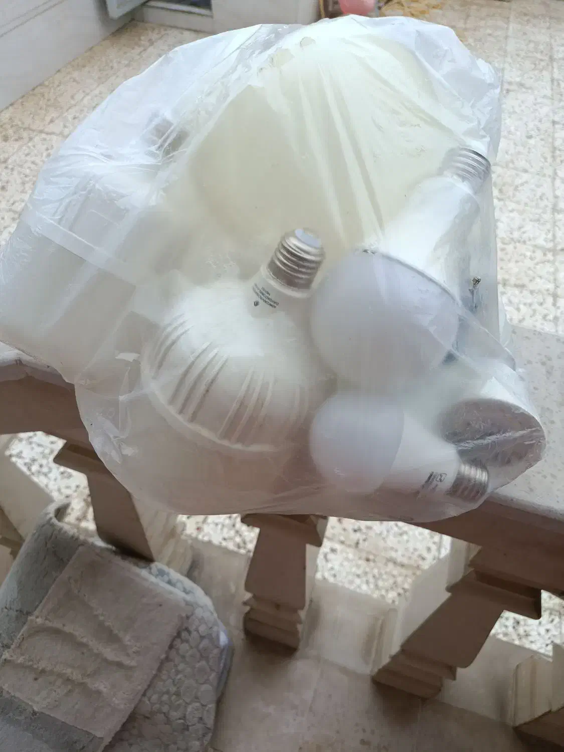 لامپهای سوخته|لامپ و چراغ|گنبد کاووس, |دیوار