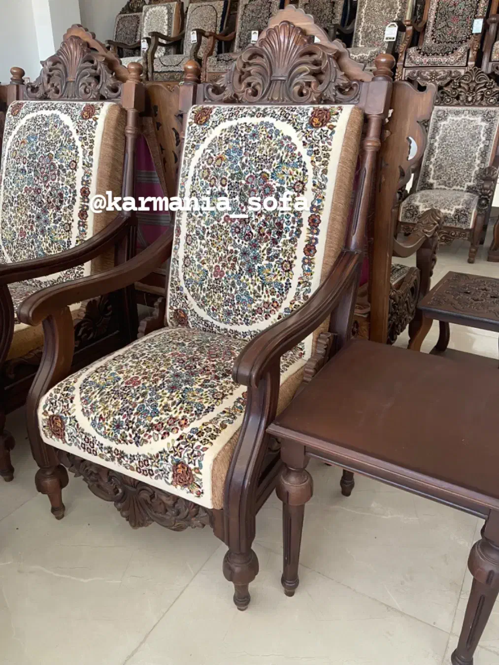 مبل قالی و مبل راحتی کارمانیا نقد و اقساط|مبلمان خانگی و میز عسلی|سیرجان, |دیوار