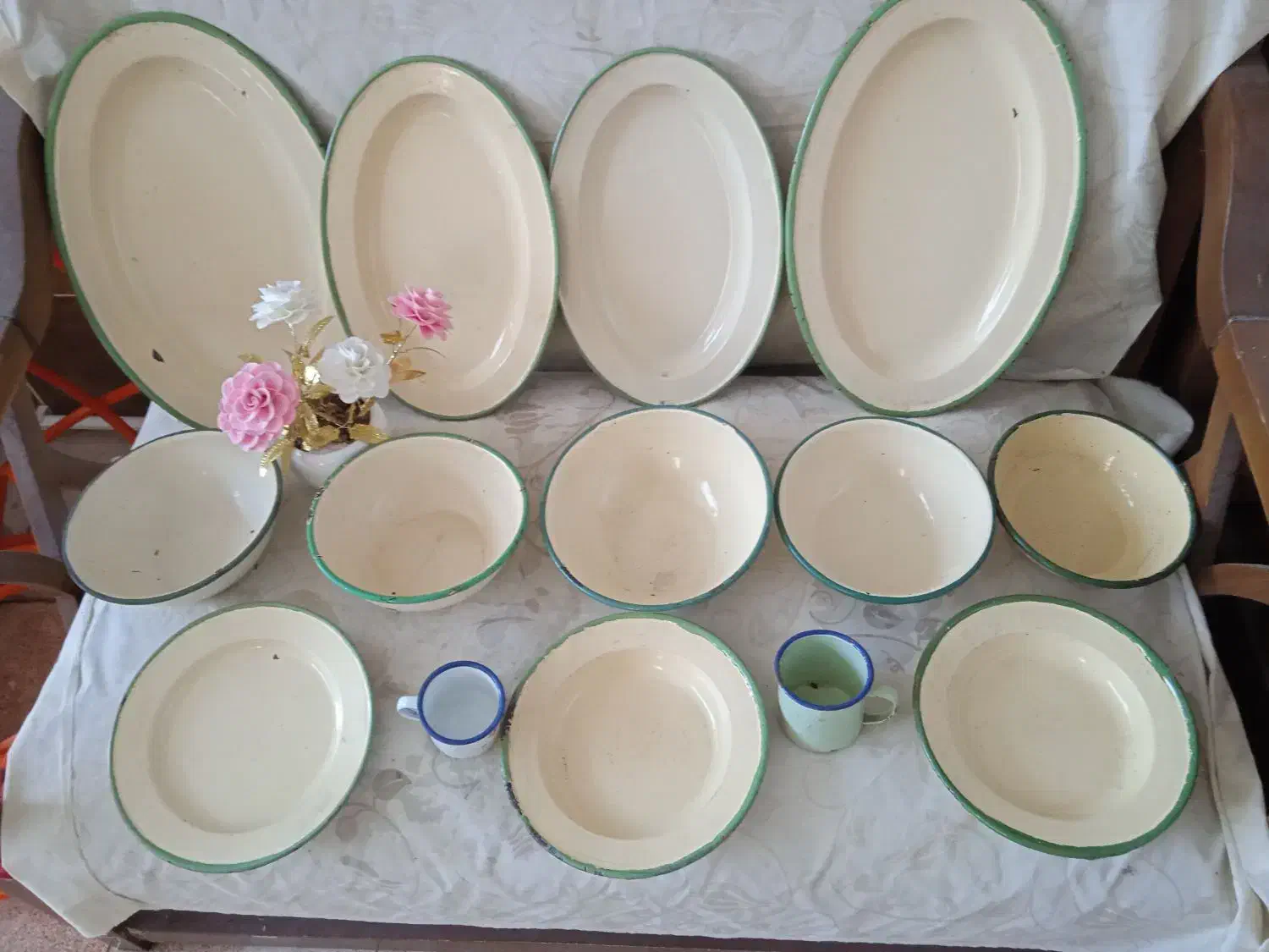 ظرف و لوازم قدیمی و نوستالژیک توضیحات خوانده شود|ظروف سرو و پذیرایی|تهران, مخصوص|دیوار