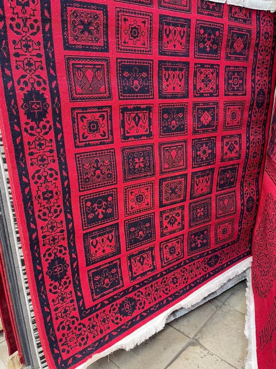 گلیم قرمز نگارین|گلیم، جاجیم، گبه|مشهد, امیر|دیوار