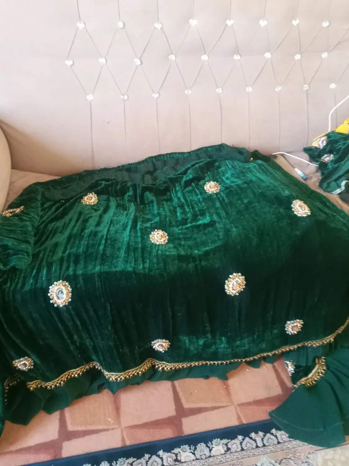 لباس سبز ابریشم اصل برا همه سایز لباس زرد ی میلیون|لباس|یاسوج, |دیوار