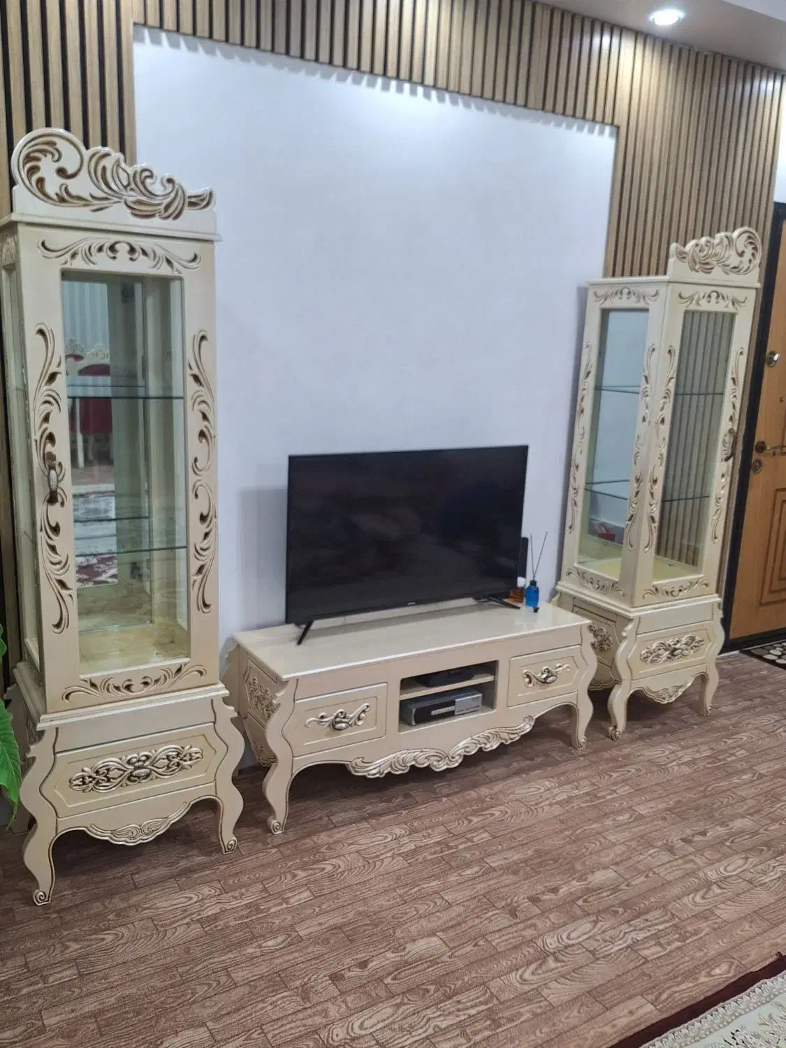 مینی بوفه|بوفه، ویترین، کنسول|خوی, |دیوار