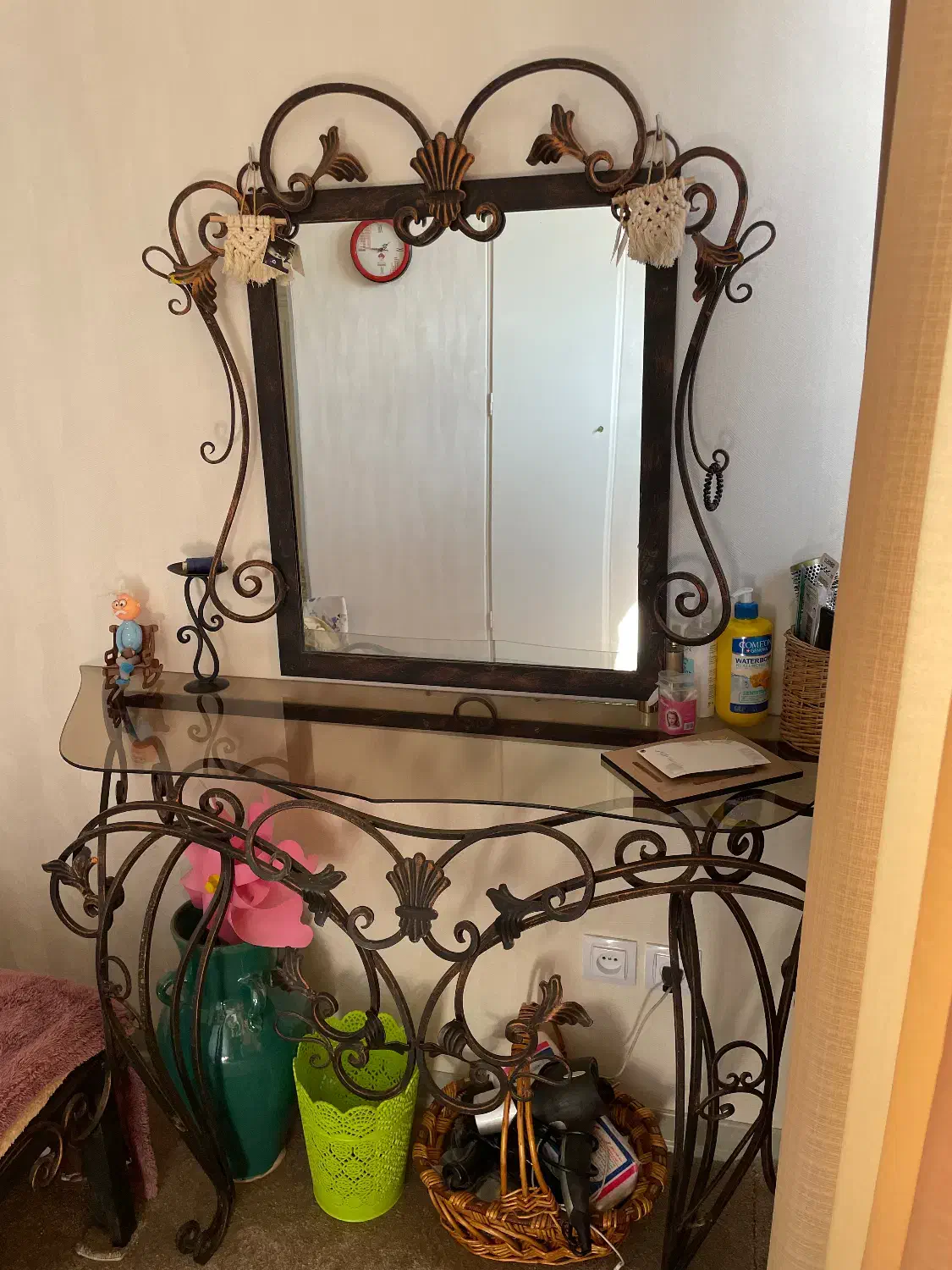 تخت و آینه کنسول|تخت و سرویس خواب|قزوین, |دیوار