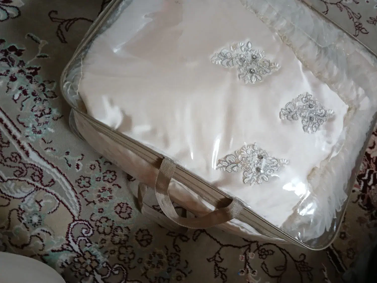 رو تختی دو نفره ساتن ب رنگ نباتی|سرویس روتختی|قرچک, زیبا شهر|دیوار