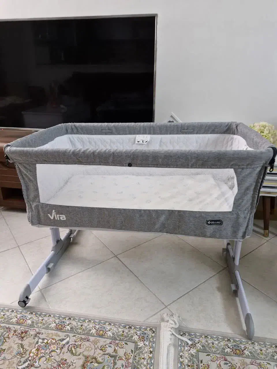 تخت کنار مادر با توری سرش|تخت و صندلی بچه|فردیس, قریشی|دیوار