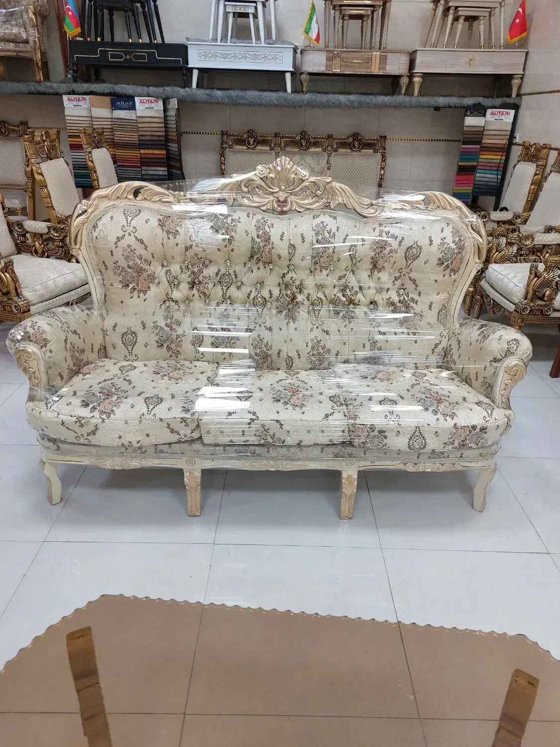 مبل سلطنتی۷نفره تمام راش مدل دوسرگل درحدنو|مبلمان خانگی و میز عسلی|رشت, آزادگان|دیوار