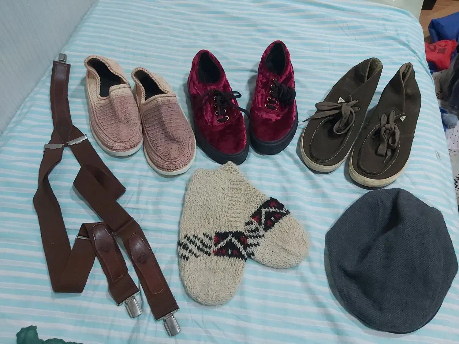 کفش و گیوه|کیف، کفش، کمربند|رشت, فلسطین|دیوار