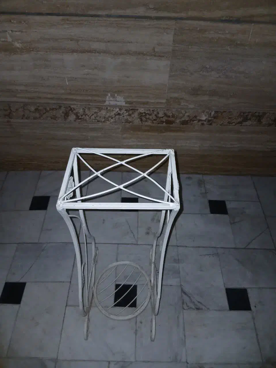 گلدان  فلزی|صنایع دستی و سایر لوازم تزئینی|قم, ولیعصر|دیوار