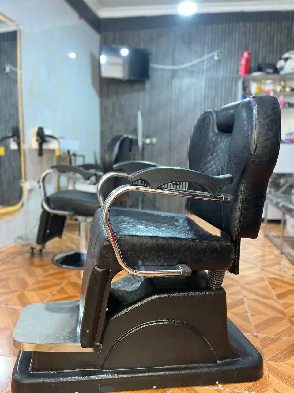 صندلی آرایشگاه|آرایشگاه و سالن‌های زیبایی|میناب, |دیوار