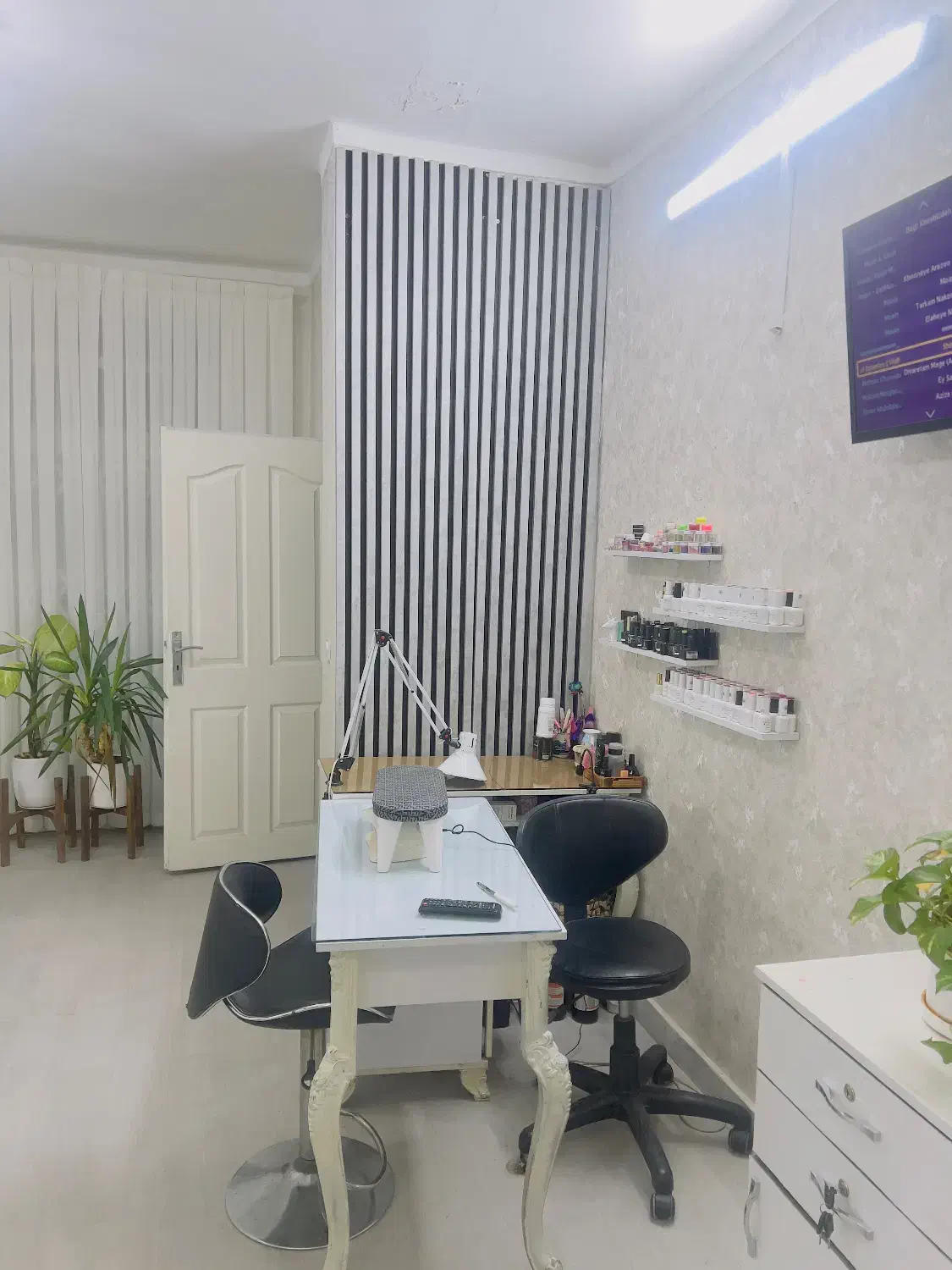 اجاره صندلی برای ناخن کار|خدمات آرایشگری و زیبایی|رشت, دیلمان|دیوار