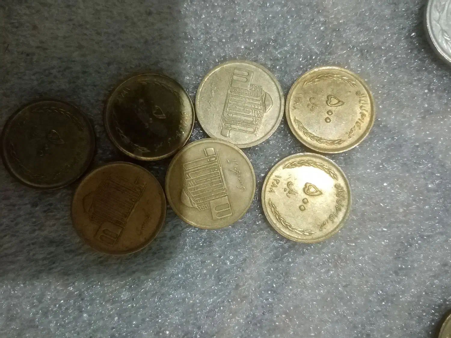 مقداری سکه و اسکناس|کلکسیون سکه، تمبر، اسکناس|مشهد, طبرسی شمالی|دیوار