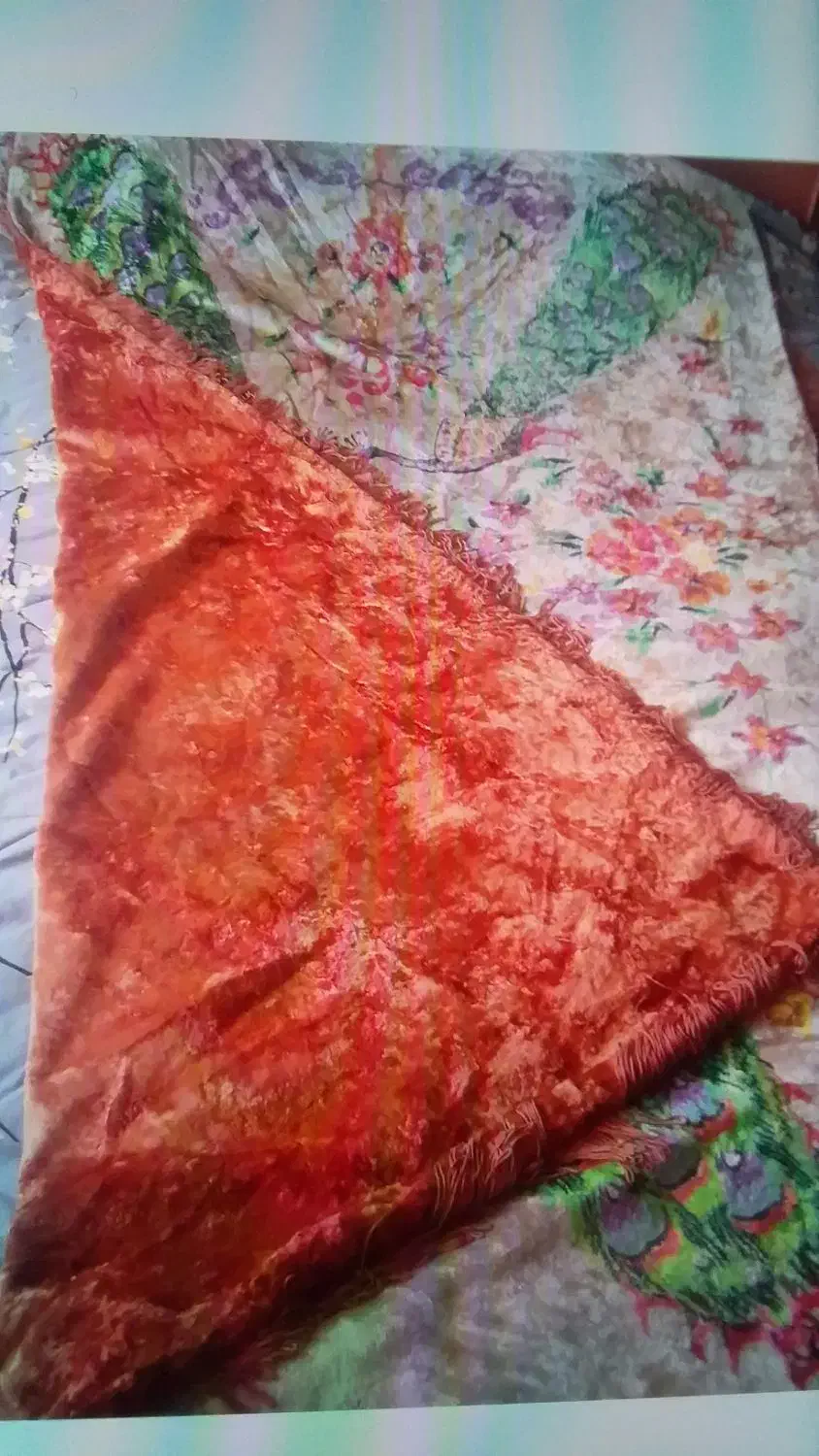 پتوی مخمل کاشان قدیمی|رختخواب، بالش، پتو|اصفهان, شیخ اشراق|دیوار