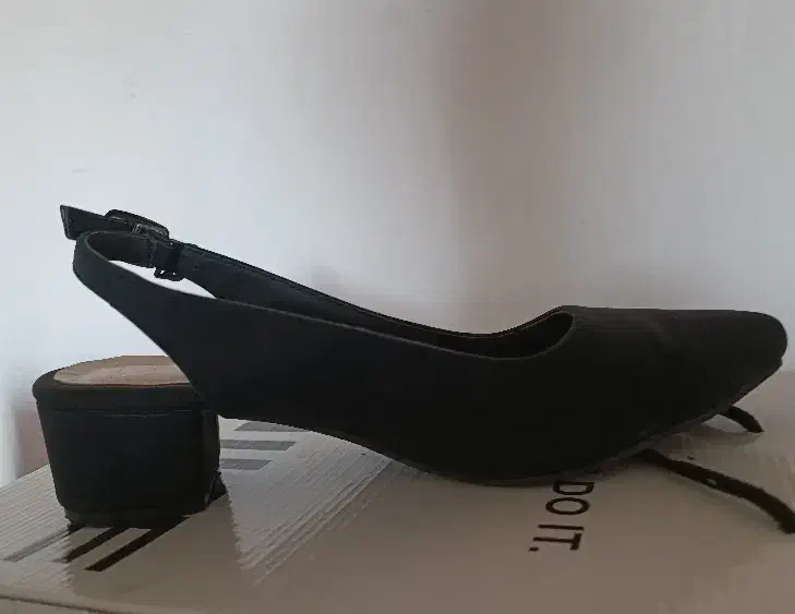 کفش زنانه|کیف، کفش، کمربند|آستانه اشرفیه, |دیوار