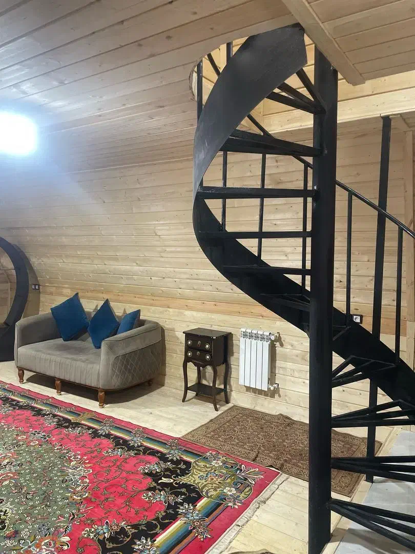 کلبه چوبی|اجارهٔ کوتاه‌مدت ویلا و باغ|رشت, توشیبا|دیوار