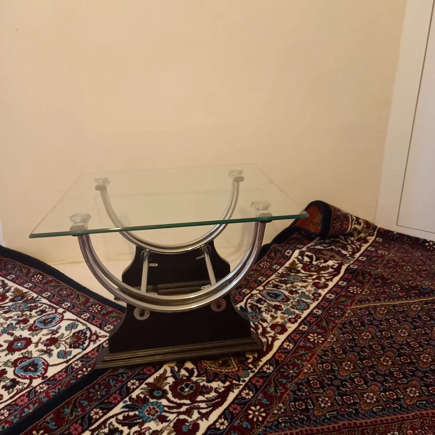 جلومبلی|مبلمان خانگی و میز عسلی|اهر, |دیوار