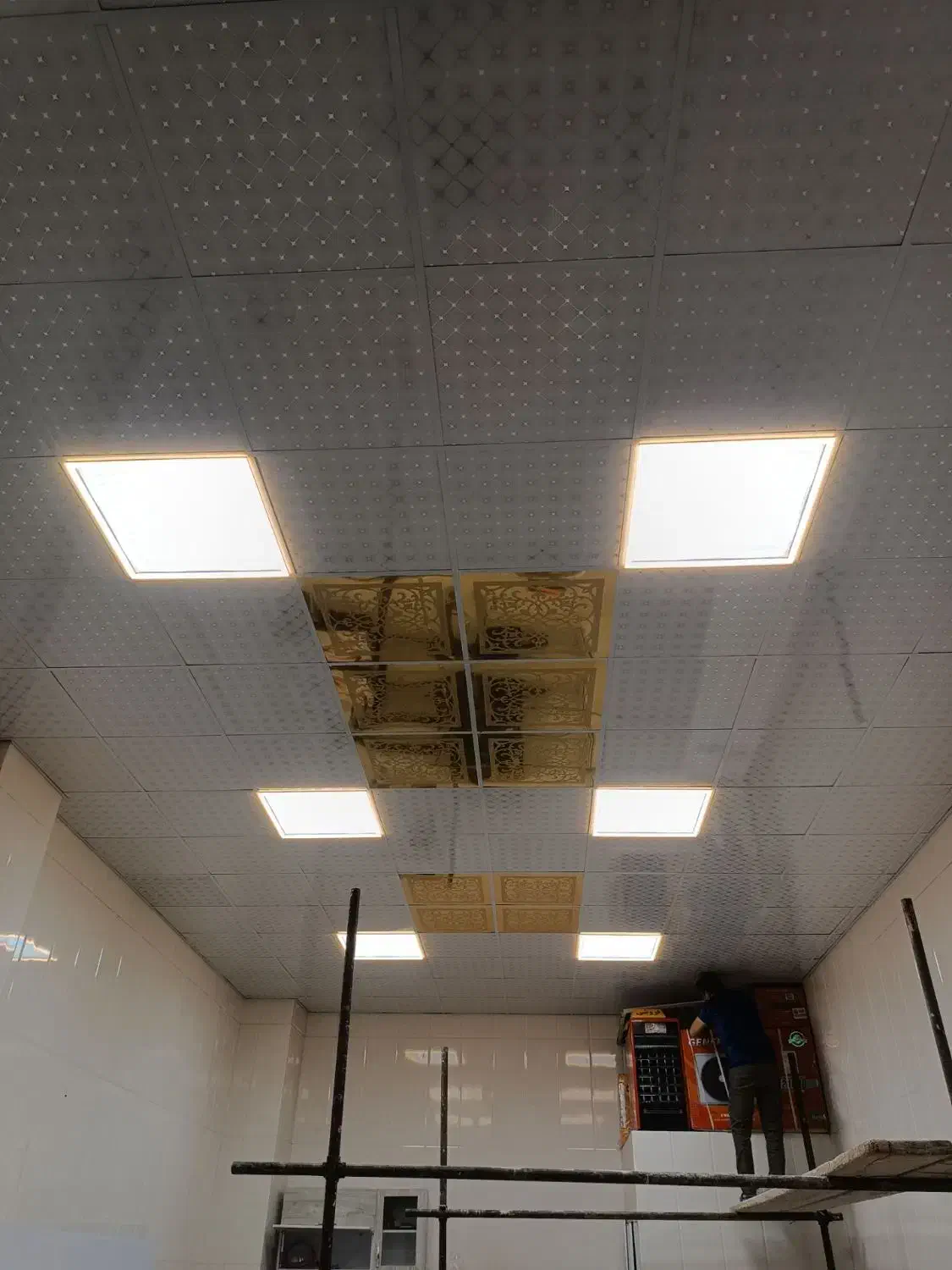 باز سازی منزل صفر تا صد کاغذ دیواری قاب بندی|خدمات پیشه و مهارت|فشاپویه, |دیوار