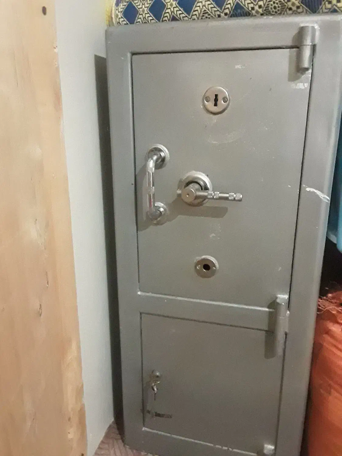 گاو صندوق|ابزارآلات|خلخال, |دیوار