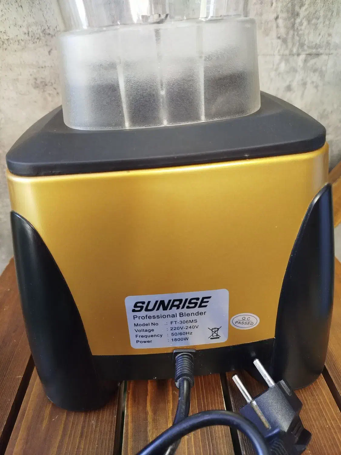 بلندر سانرایز در حد نو|کافیشاپ و رستوران|اصفهان, سرتاوه|دیوار