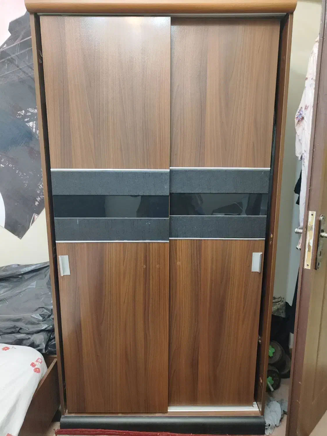 سرویس جوان|تخت و سرویس خواب|ری, ولی آباد|دیوار