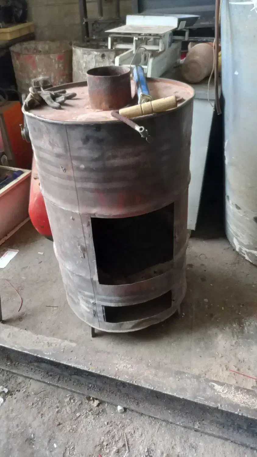 تعدادی بخاری  هیزمی|بخاری، هیتر، شومینه|بومهن, |دیوار