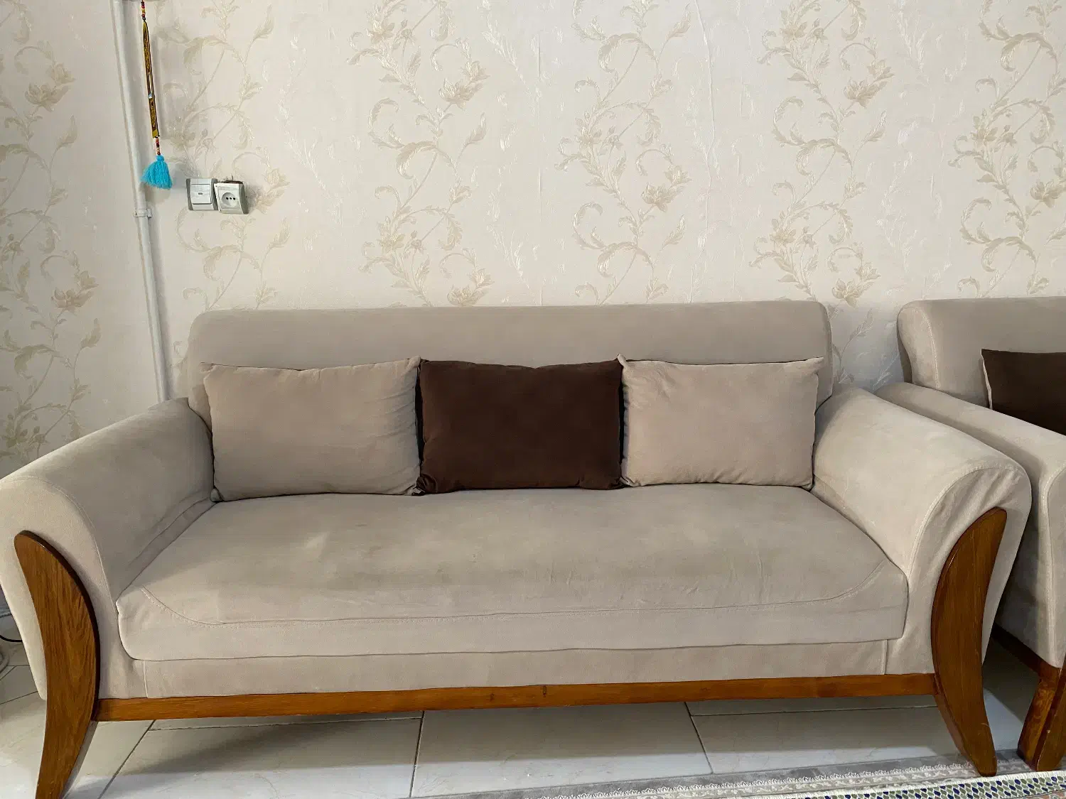 مبل راحتی ۷ نفره و میز عسلی و میز تلویزیون|مبلمان خانگی و میز عسلی|شاهرود, |دیوار