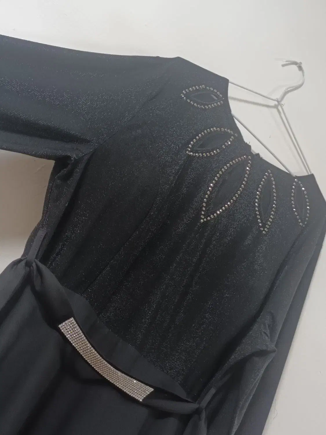 پیراهن مجلسی|لباس|سنگر, |دیوار