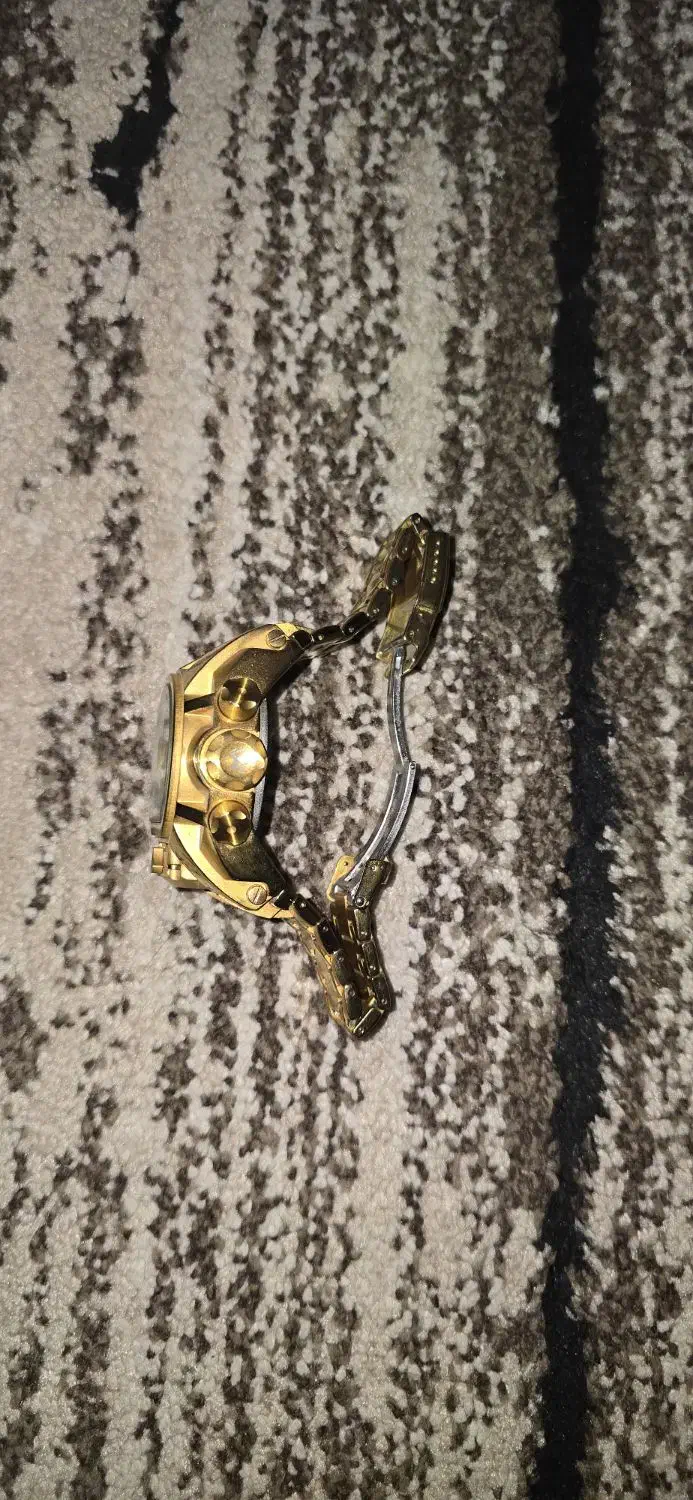 ساعت اینویکتا گودزیلا|ساعت|اندیشه, اندیشه فاز ۱|دیوار