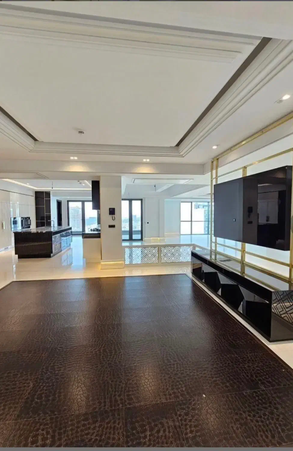 فرشته ۲۷۰ متر/ برج برند/ تاپ لوکیشن