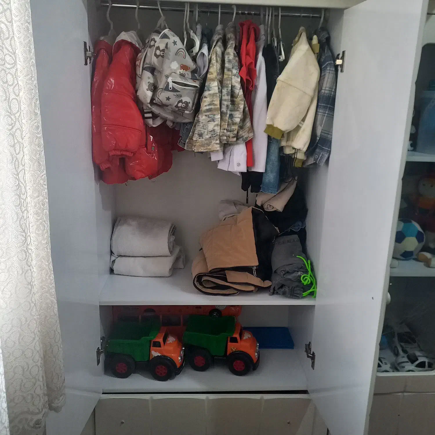 کمد لباس و اسباب بازی وکتاب کودک فروش فوری|اسباب و اثاث بچه|رباط‌کریم, مسکن مهر آبشناسان|دیوار