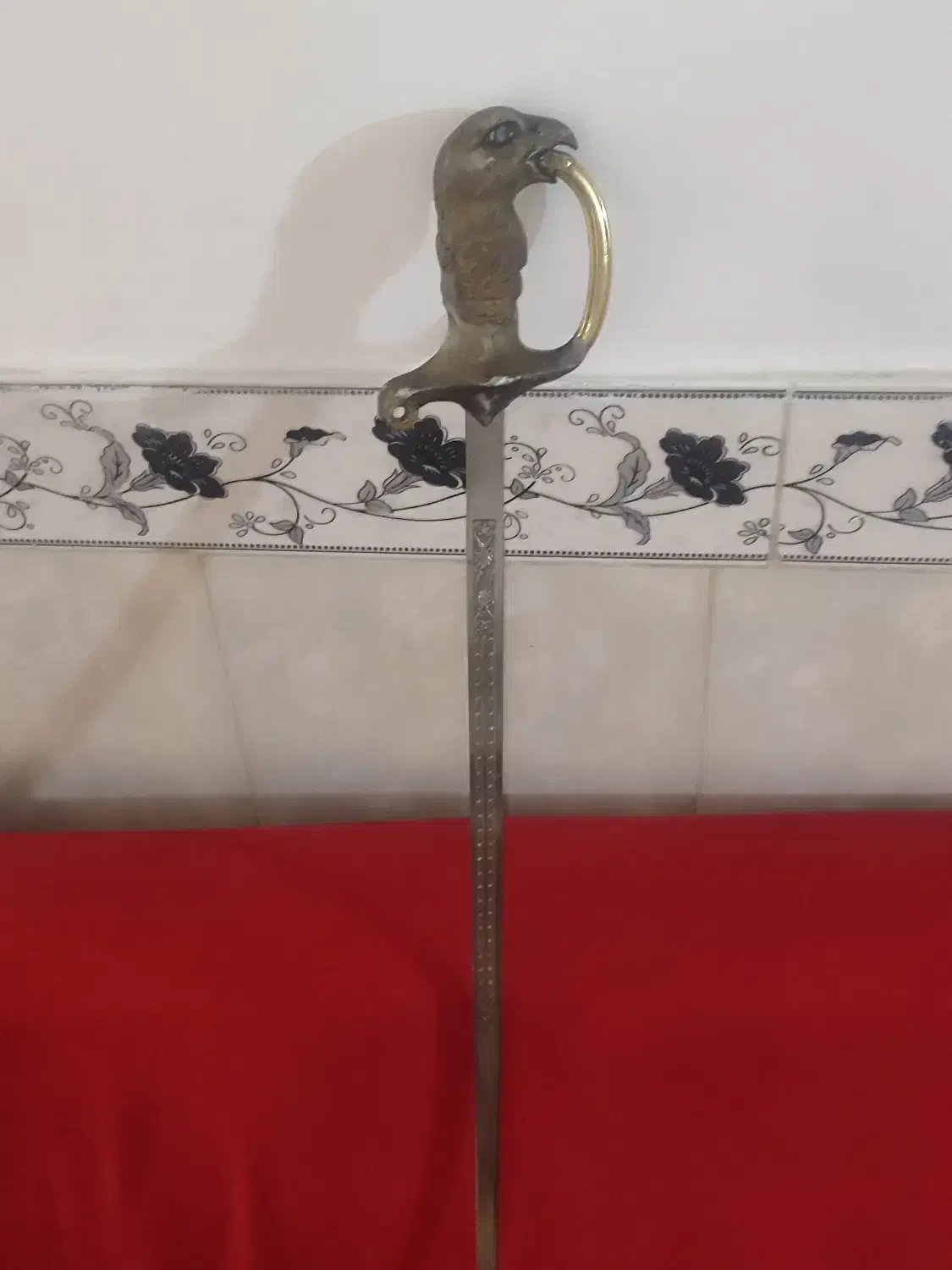 شمشیر عطیقه|کلکسیون اشیاء عتیقه|باقرشهر, |دیوار