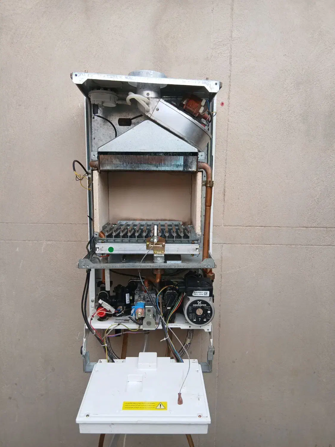 نمایندگی مجاز تعمیر ات انواع پکیج و آبگرمکن|خدمات پیشه و مهارت|بم, |دیوار