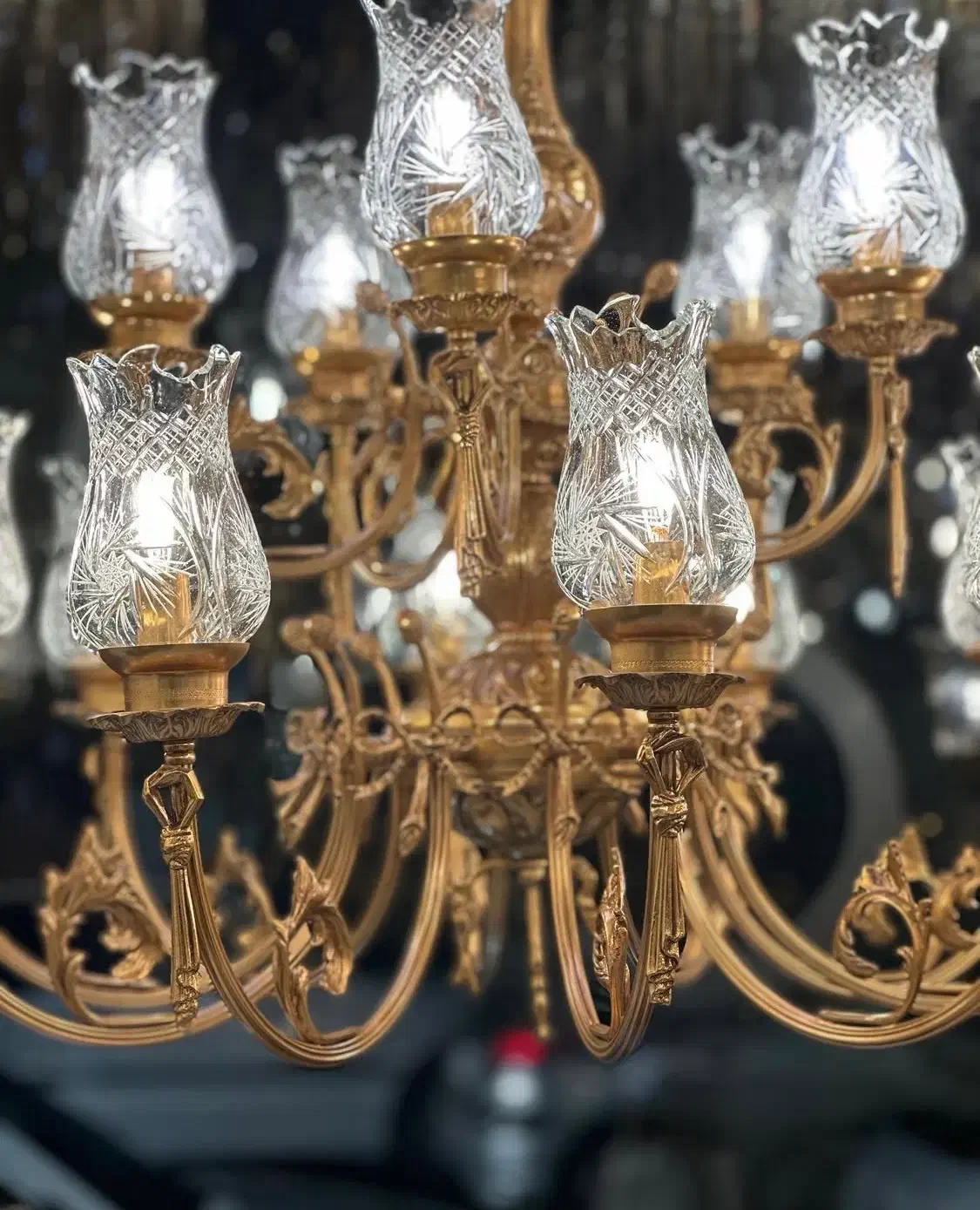 لوستر سلطنتی دوطبقه ۱۵ شاخه|لوستر و چراغ آویز|کرج, کوی کارمندان شمالی|دیوار