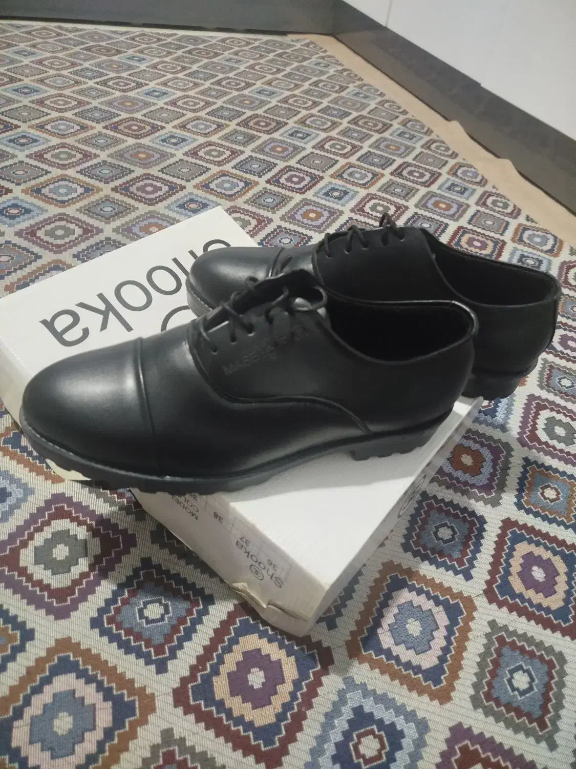 کفش مجلسی|کیف، کفش، کمربند|دورود, |دیوار