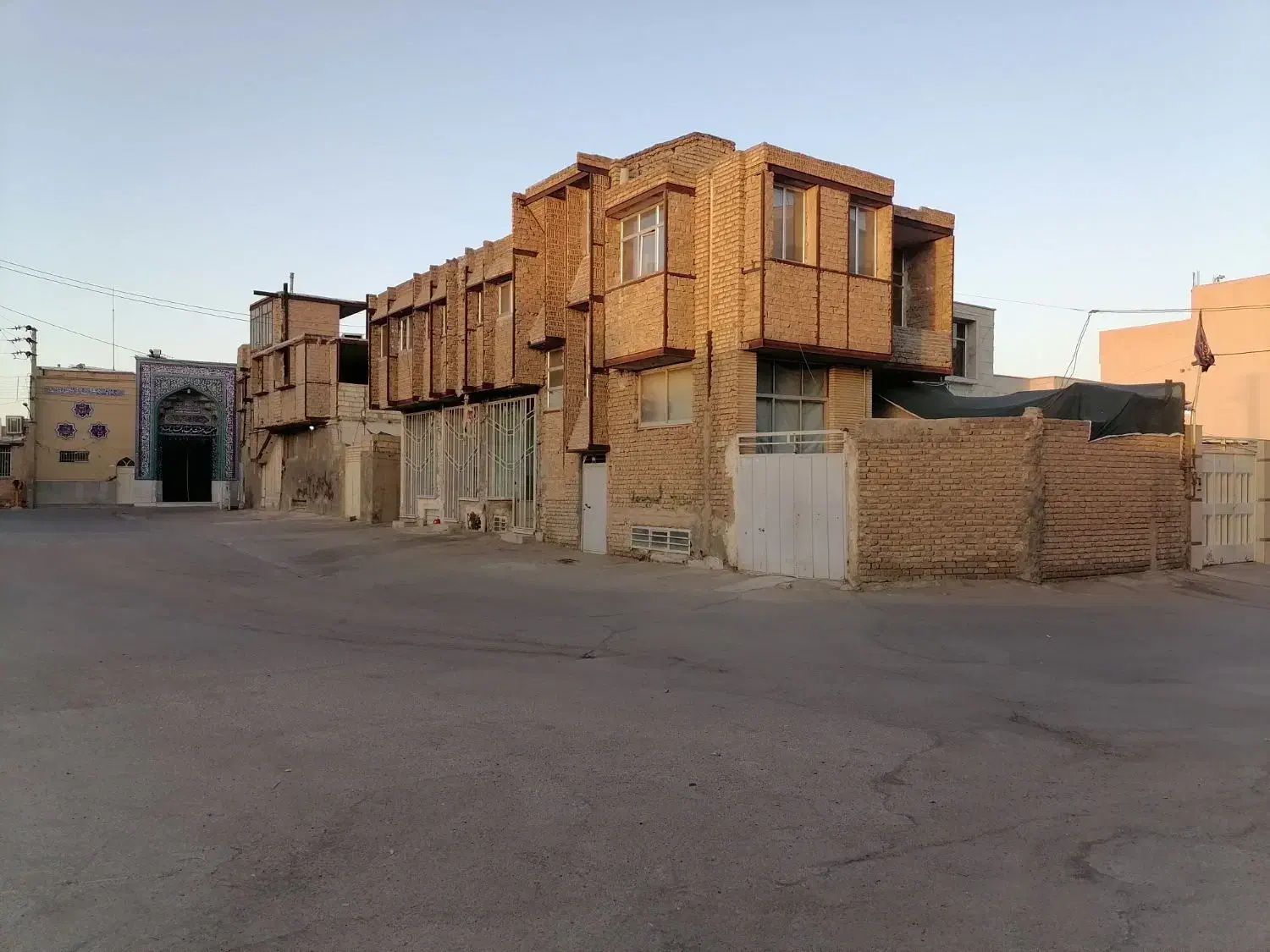 فروشی، منزل 3 طبقه و 4مغازه|فروش خانه و ویلا|اصفهان, سنجوانمره|دیوار