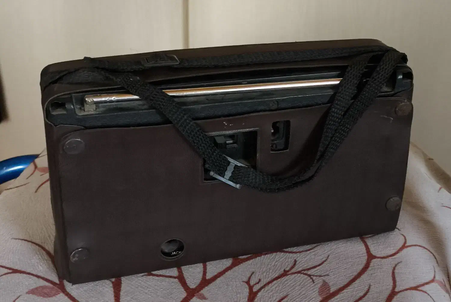 رادیو قدیمی|کلکسیون اشیاء عتیقه|نور, |دیوار